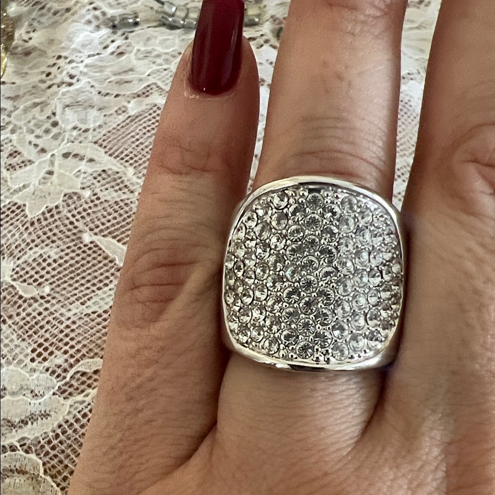 Elegant Silver Crystal Ring